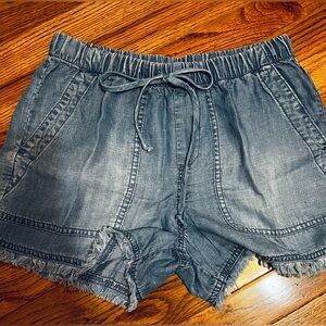 🆕 CLOTH AND STONE CHAMBRAY SHORTS